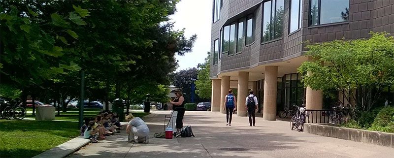 Outside view of Oak Park Public Library