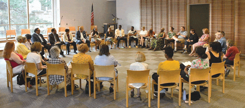 A circle discussion in the Main Library Veterans Room