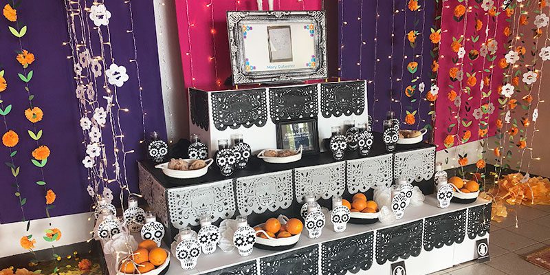 Ofrenda inside the Main Library Idea Box